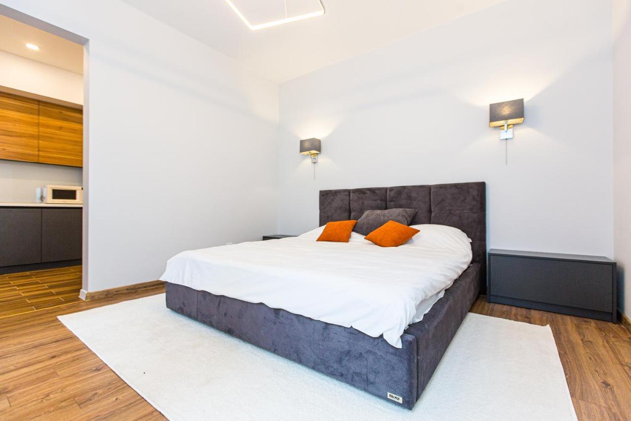 3 Vodna Apartment Lviv Bagian luar foto