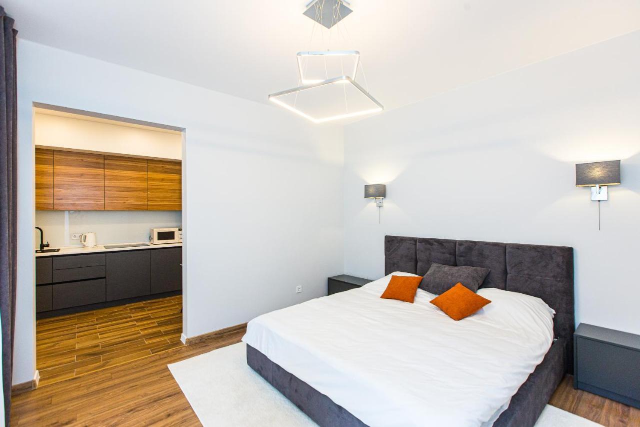 3 Vodna Apartment Lviv Bagian luar foto