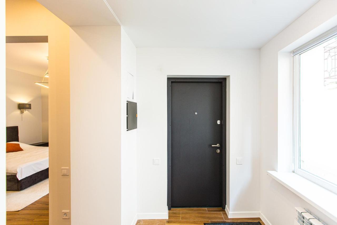 3 Vodna Apartment Lviv Bagian luar foto