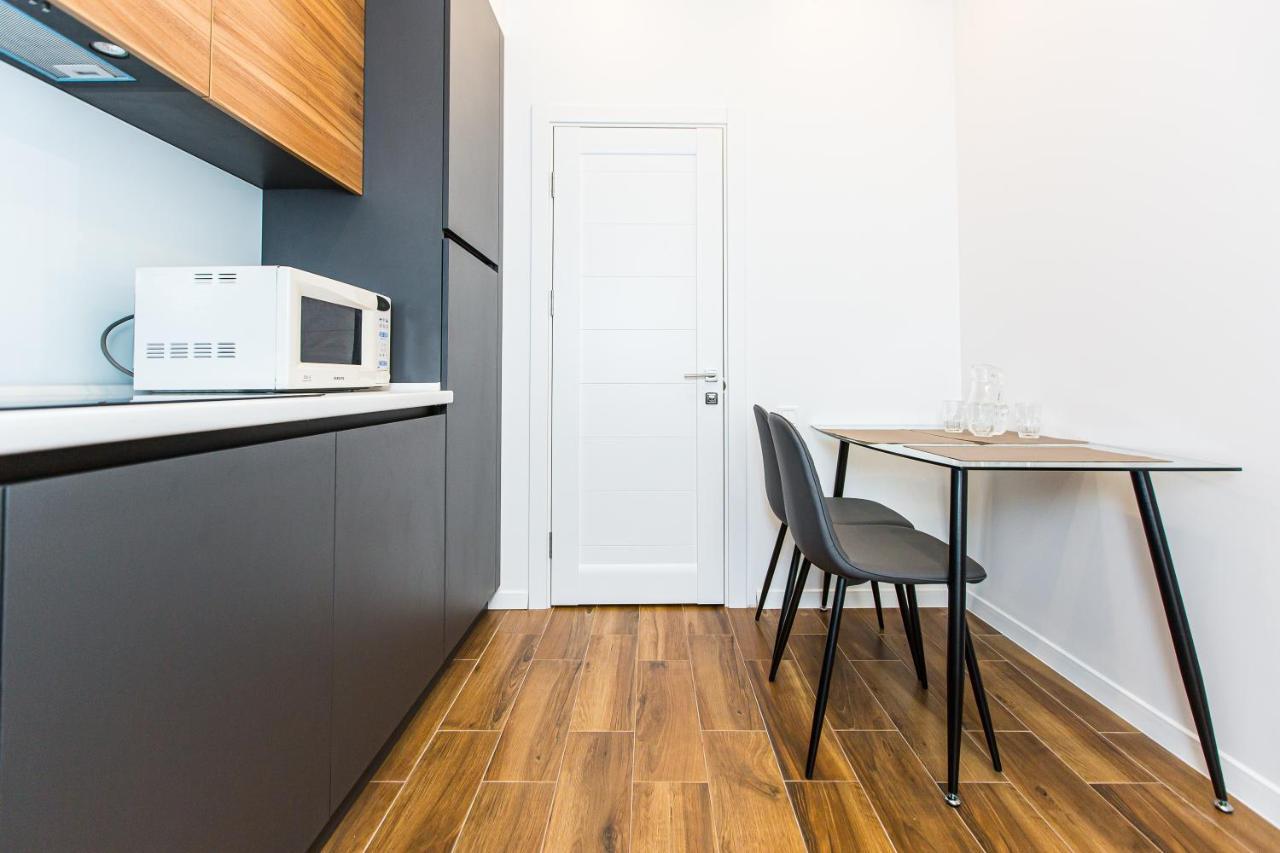 3 Vodna Apartment Lviv Bagian luar foto