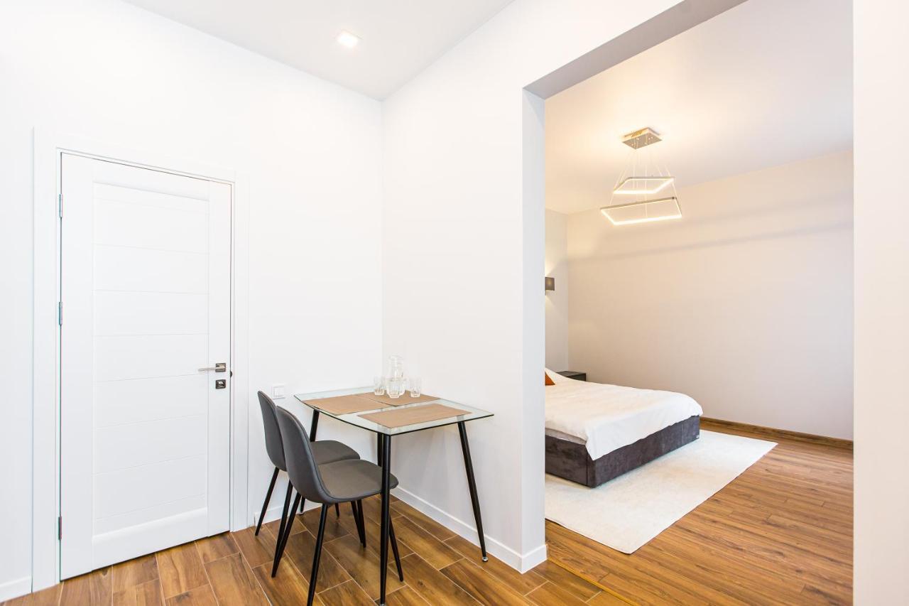 3 Vodna Apartment Lviv Bagian luar foto